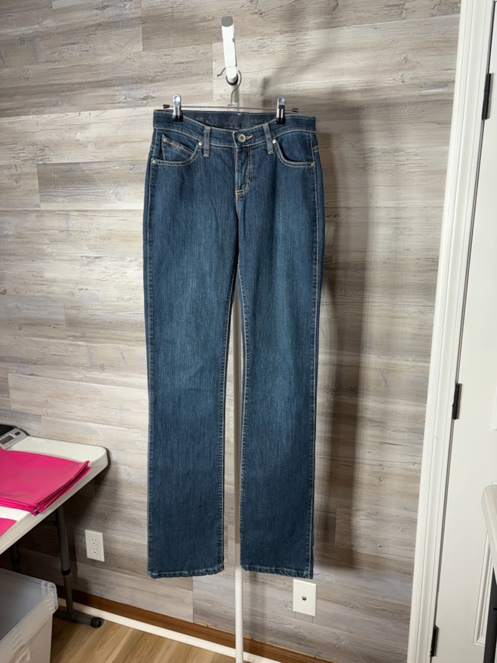 Wrangler Women's Medium Blue Straight Leg Jeans 2142